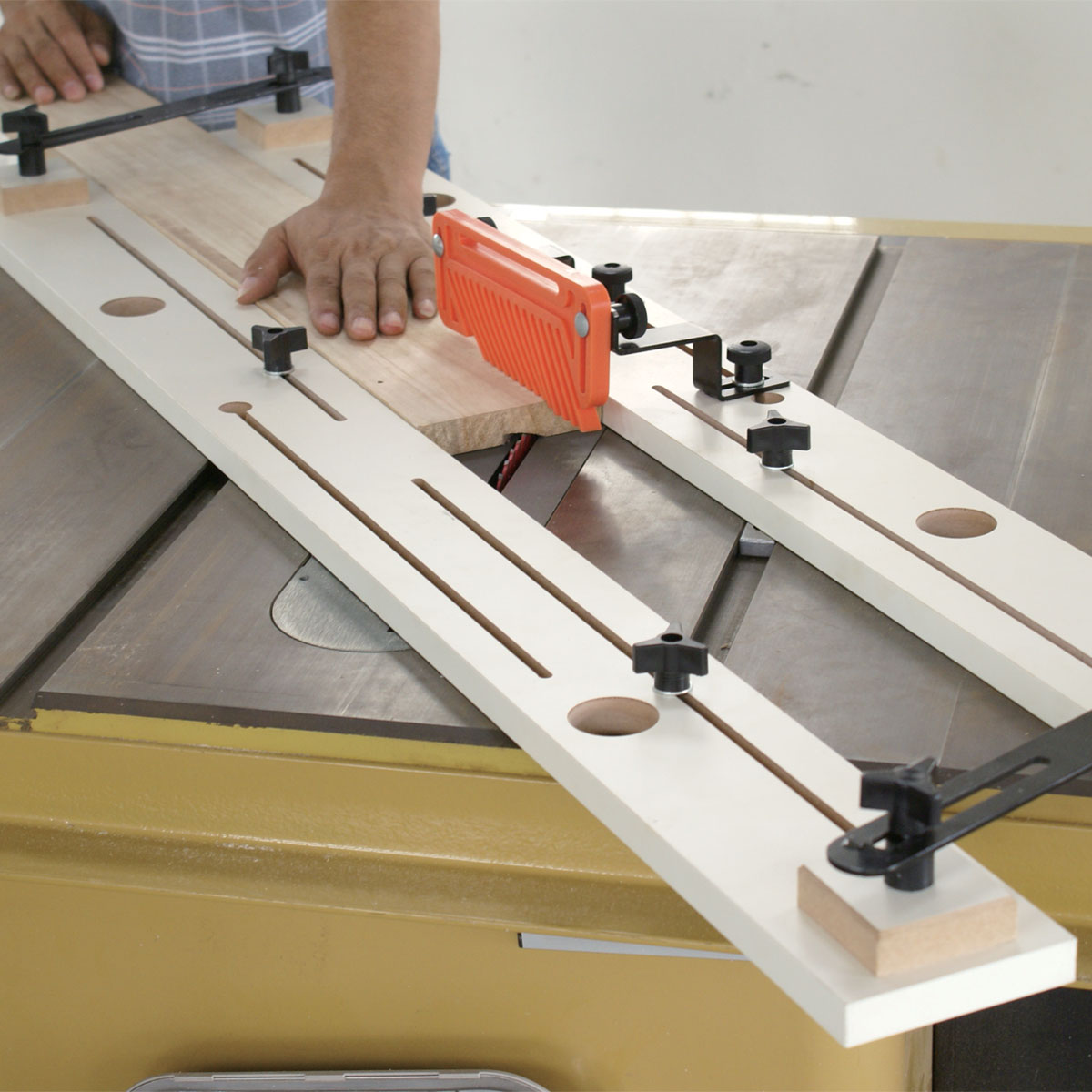 Cove Cutting Table Saw Jig