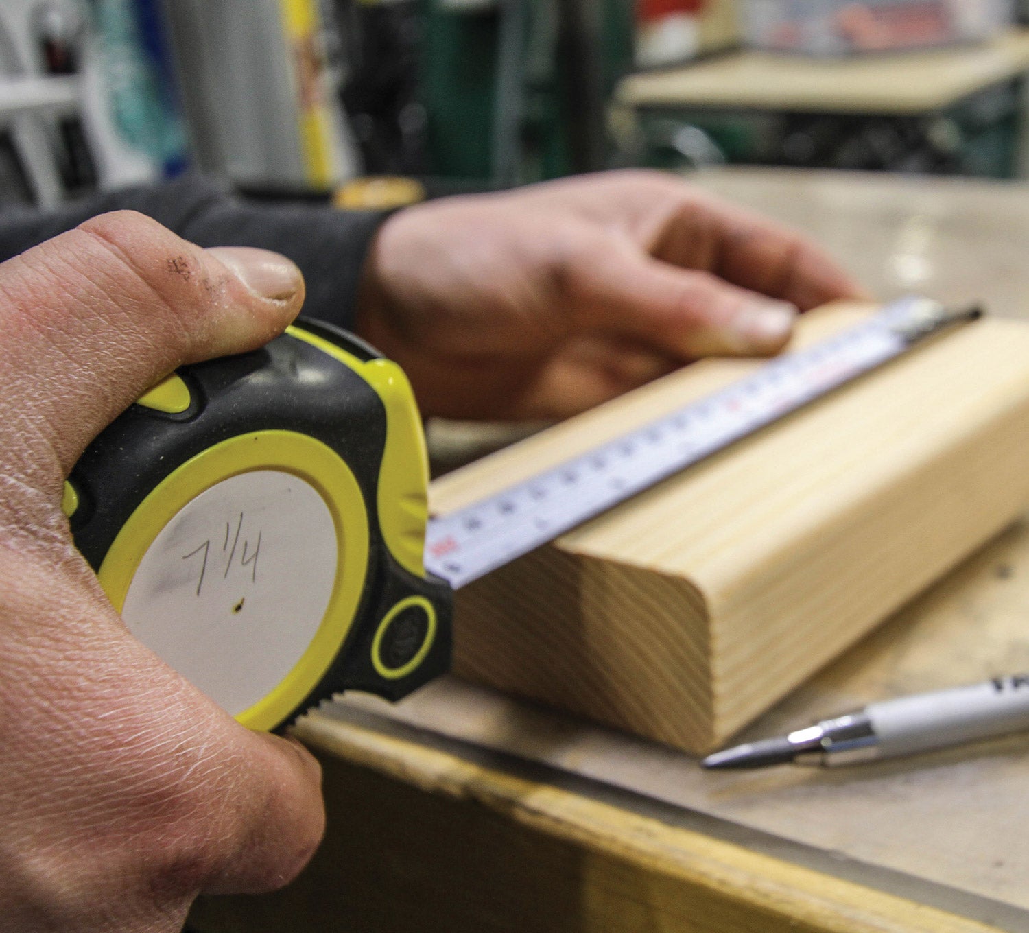 Metric/Standard 16' AutoLock Tape Measure